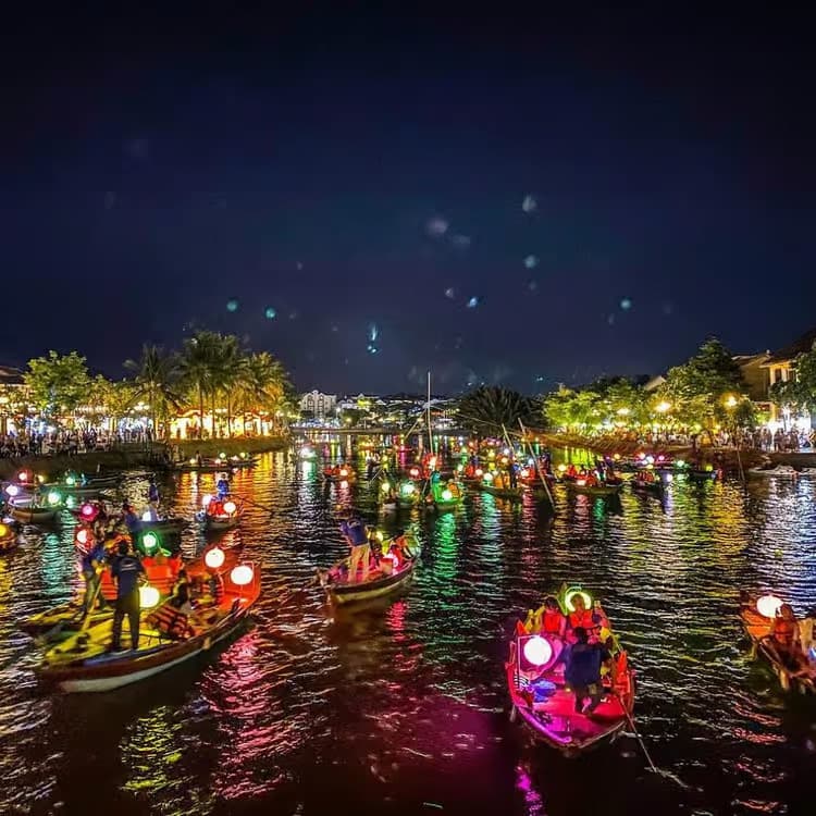 Lantern-lit evenings and a river boat ride in the old town of Hoi An